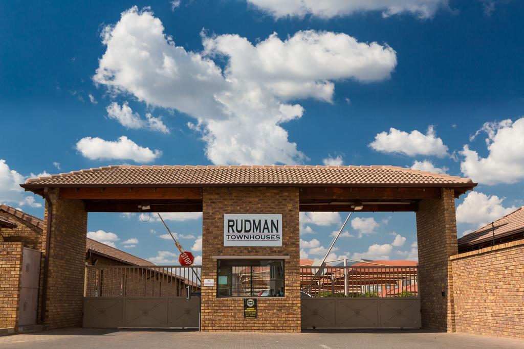 Rudman Townhouses - Family Apartment Boksburg Eksteriør bilde
