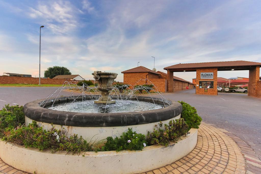 Rudman Townhouses - Family Apartment Boksburg Eksteriør bilde